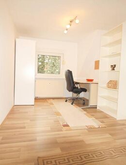 *AnKaSa Immobilien GmbH*1.OG*2 Zi. DG WE* mit Einbauküche im kleinen Hinterhaus in Böhlitz-Ehrenberg - Leipzig