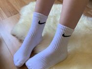 Nike Socken weiß getragen - Hamburg