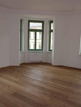 Aufgepasst** modern saniert mit EBK `*** Parkett und tollen Fliesen - Chemnitz