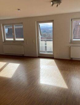 Hochwertig ausgestattete 3,5-Zimmer-Wohnung in ruhiger Lage mit Balkon und TG - ideal für Paare - Nürtingen