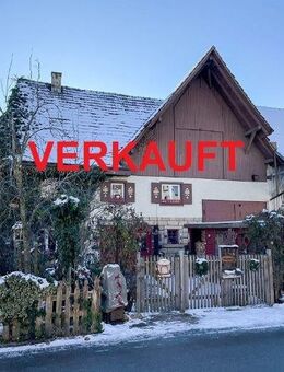 charmantes Bauernhaus mit großer Einliegerwohnung, idyllischem Garten und Scheune in Tengen-Weil - Tengen