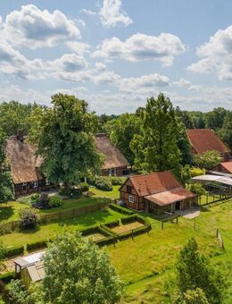 Pferdehof und exkl. Anwesen 70 km südöstl. von Hamburg - bis 30 ha Zukauf möglich - Bleckede