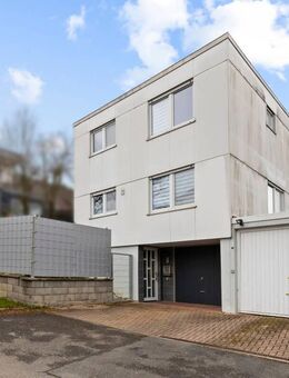 Einfamilienhaus im Bauhaus-Stil mit vielen Extras! 2 Garagen inklusive! - Pforzheim