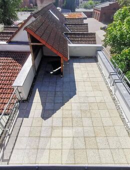 5 Zimmer Wohnung, 134 qm, 35 qm Dachterrasse, zwei Bäder, Klimaanlage !!! - Weißenfels
