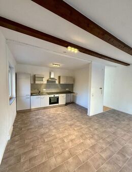 Ruhige Terrassenwohnung mit gutem Grundriss, Außenstellplatz und Hof in Schallodenbach - Schallodenbach