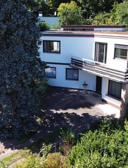 KL-Bännjerrück - Großzügiges, freistehendes Einfamilienhaus mit 2 Garagen und schönem Fernblick - Kaiserslautern