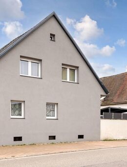 Individuelles, kernsaniertes Einfamilienhaus mit separatem ausgebauten Nebengebäude - Durmersheim