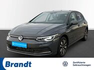 VW Golf, 2.0 TDI VIII Move, Jahr 2023 - Bremen