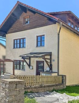 Gepflegtes Einfamilienhaus mit Einliegerwohnung in Klingenbrunn - Spiegelau