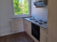 Schöne 3-Raum-Wohnung mit Balkon und Einbauküche im1. OG! - Seeland
