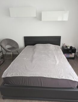 Bett mit LED und Lattenrost - Hamburg