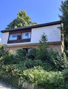 Sanierungsbedürftiges Einfamilienhaus (ca. 150 m2) in Aussichtslage von Lauf - Lauf