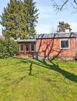 Schwedenhaus-Bungalow mit Einliegeroption auf großem Eckgrundstück in Frankfurt-Harheim - Frankfurt (Main)