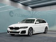 BMW 530, xDrive Tou Sportpaket 19 Hifi Laser, Jahr 2022 - München