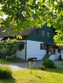 Wunderschönes Landhaus aus Holz, provisionsfrei, Zweifamilienhaus, sehr gut angebunden - Tiefenbach (Landkreis Landshut)