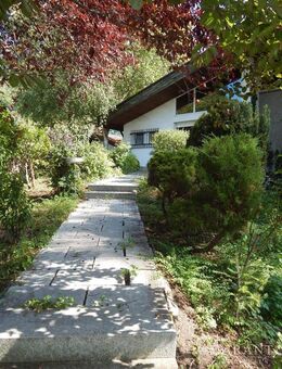 Exklusives Wohnen in einer Villa in bester Lage! - Bad Überkingen