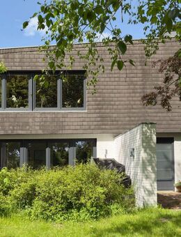 Großzügiges Familienhaus mit Einliegerwohnung (inkl. ehem. Arztpraxis) in perfekter Lage Architektonisch authentische Seltenheit - Tarp