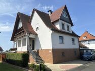 **Familie, Beruf und Hobby ist hier möglich!** Gepflegtes Zweifamilienwohnhaus mit Garage in Felsberg-Rhünda - Felsberg