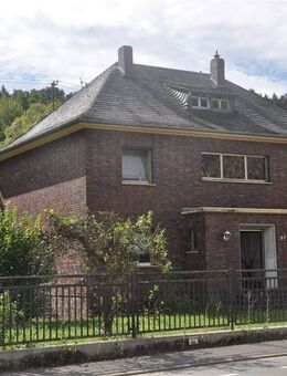 Stattliche 1950er Jahre Villa, schöner Altbaumbestand auf 1500 m² Grundstücksareal am Kallbach - Kall