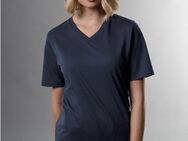 Trigema T-Shirt TRIGEMA V-Shirt DELUXE Baumwolle (1-tlg)