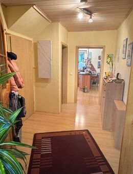 Freistehendes Einfamilienhaus mit Nebengebäude (Werkstatt) am Stadtrand von Strullendorf - Strullendorf