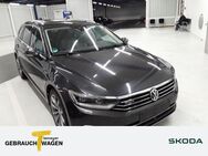 VW Passat Variant, 2.0 TDI 239PS R-LINE °, Jahr 2018 - Remscheid