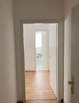 Charmante 1-RW mit modernem Laminat und EBK - Bad Lauchstädt (Goethestadt)