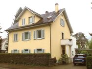 Freistehendes Dreifamilienhaus, ren.-bed., EG + OG als Maisonette möglich, 2 Carports, Garage, großer Balkon, Grundstück 884 m² - Merzhausen