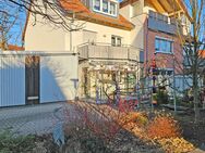 +++ KLEINES PARADIES direkt an der INNENSTADT +++ Barrierefreie 2,5 -Zi. ETW mit Wintergarten, inkl. Carport und Einbauküche! - Forchheim (Bayern)