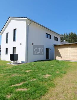 Ideale Kapitalanlage oder attraktives Eigenheim in naturnaher Lage -modernes KfW-40 Einfamilienhaus - Hohenburg