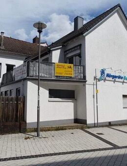 Saniertes Stadthaus im Herzen von Lohmar, 4 Zimmer + Garage, Innenhof, großer Balkon, Kleingewerbe möglich - Lohmar