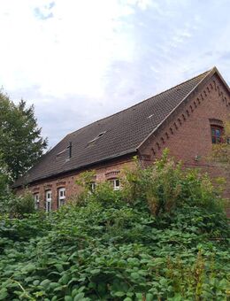 Wohnhaus am Rande von Grünland in Jade - Jade