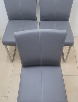 Stühle 3er Set. Kostengünstig ab zu geben. - Völklingen Zentrum