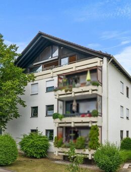 Provisionsfrei: Großzügige 4-Zi.-Dachgeschoss-Whg. mit Penthouse-Charakter und TG in Gersthofen - Gersthofen
