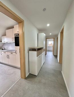 Helle 4-Zimmer DG Wohnung in Herzogenaurach ~ Einbauküche, Gemeinschaftsgarten, Garage uvm. ~ Bezug ab 15.09.2025! - Herzogenaurach