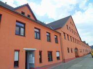 Ab sofort zu haben: 2,5-Zimmer-Wohnung mit Terrasse und Laminatboden im Erdgeschoss - Riesa