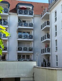 Charmante Dachgeschosswohnung über zwei Ebenen mit Tiefgaragenstellplatz - Solingen (Klingenstadt)