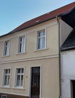 Großes Haus mit Modernierungsbedarf - Jarmen