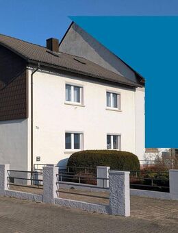 DHH auf großem Grundstück mit Ausbaupotenzial - Waghäusel