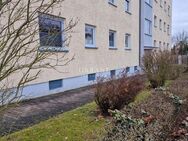 Preissenkung - Sofort beziehbar - Solide 4 Zimmer-Wohnung in Hochparterre mit Balkon und Einbauküche - Straubing Zentrum