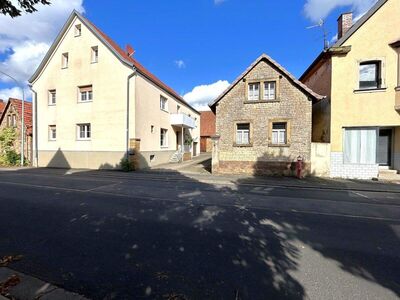 Landliebe Wohnhaus mit Nebengebäuden und großem Grundstück in Lülsfeld