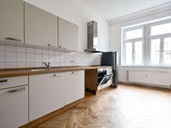 Zentrales Wohnen mit Charme: Helle 2-Zimmer-Wohnung mit Einbauküche & Parkett in Annaberg-Buchholz - Annaberg-Buchholz