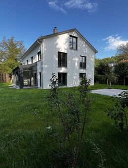 Traumhafte Neubau-Doppelhaushälfte mit gehobener Ausstattung - Pullach (Isartal)