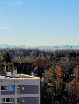 Kapitalanleger aufgepasst! Ein Zimmerwohnung mit Westbalkon und Aufzug - München