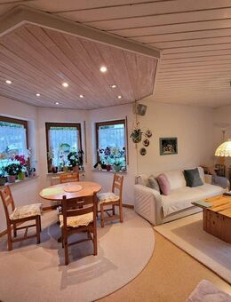 Schicke 2-Zimmer-Wohnung mit Erker und Terrasse, gelungene Raumaufteilung und kleine Wohneinheit! - Eisingen (Bayern)