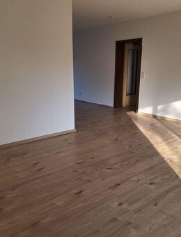 Erstbezug nach Renovierung - 3-Zimmer-Wohnung mit zwei Balkonen in Erlangen - Erlangen