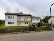Freistehendes Zweifamilienhaus auf schönem Grundstück! - Ergoldsbach