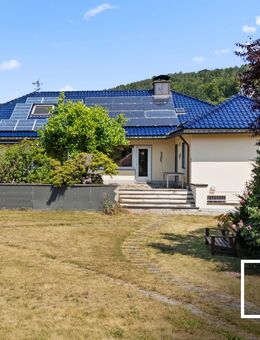 2.000m² Grundstücksfläche! Großzügiger Bungalow mit traumhaftem Garten in idyllischer Ortsrandlage - Bad Berneck (Fichtelgebirge)