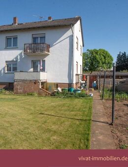 Auch als EFH nutzbar: Solides ZFH mit 2 gleichen Wohnungen. Gr. Grundstück, Tierhaltung möglich. - Lich