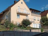 Großzügiges Zwei-Familienhaus mit Garten und 3 Garagen - Bad Mergentheim